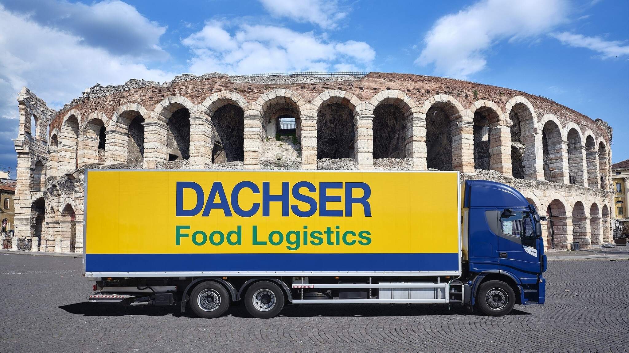 Un mezzo di DACHSER Italy Food Logistics